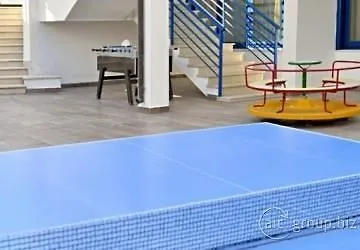 Yria Hotel 4*
