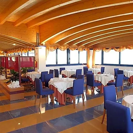 Hotel Yria 4*