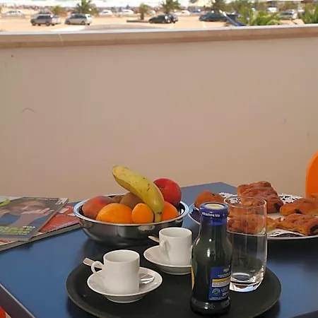 Yria Hotel 4*