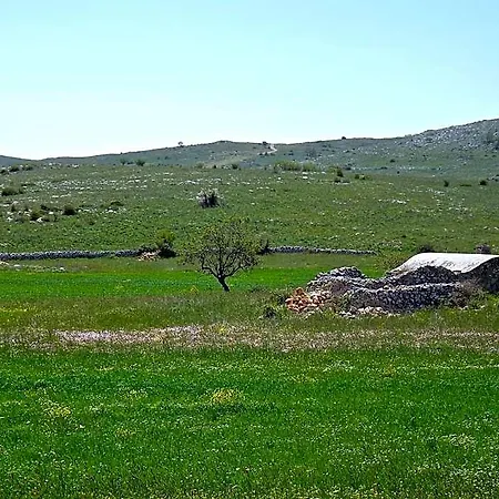 Yria Hotel 4*