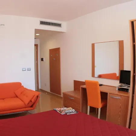 Hotel Yria